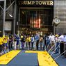 Warga New York Bikin Mural 'Black Lives Matter' di Depan Trump Tower
