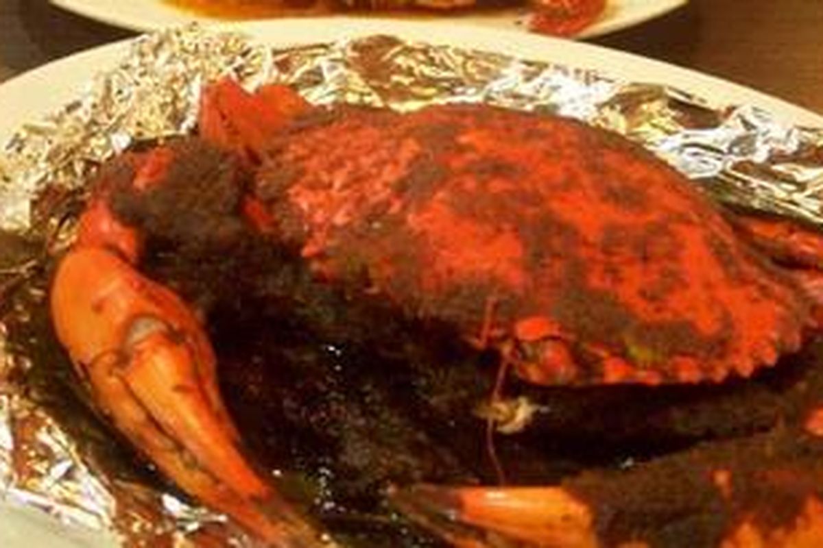 Kepiting asap original dan kepiting saos padang di Smoked Crab.