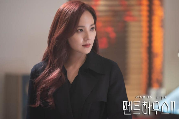 Kim Yoo Jin dalam serial drama The Penthouse: War in Life (2021).