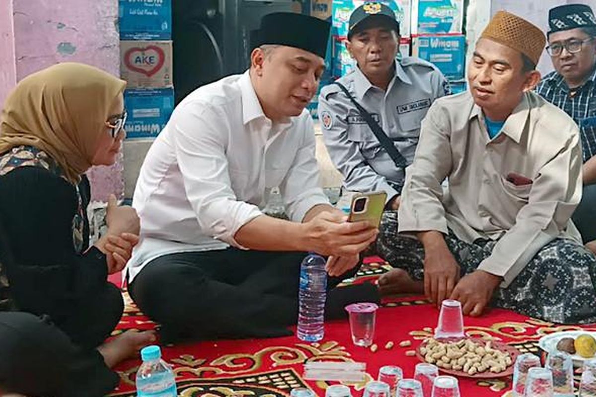 Wali Kota Surabaya Eri Cahyadi atau Cak Eri berkomitmen untuk memastikan keamanan seluruh bangunan pondok pesantren (Ponpes) di Kota Surabaya, Jawa Timur (Jatim).
