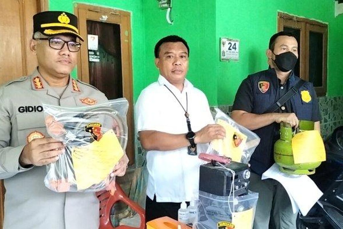 Polres Metro Jakarta Utara menangkap penjual gas curang di Cilincing