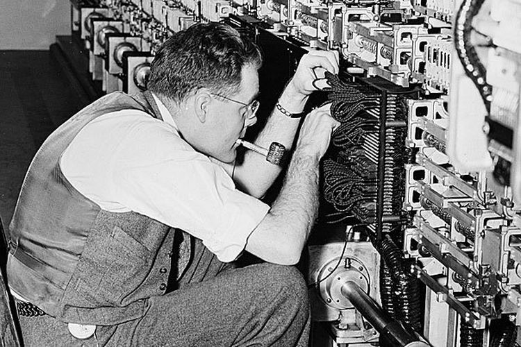 Mengenal Alan Turing, Pionir Komputer Modern dan Pengembangan AI
