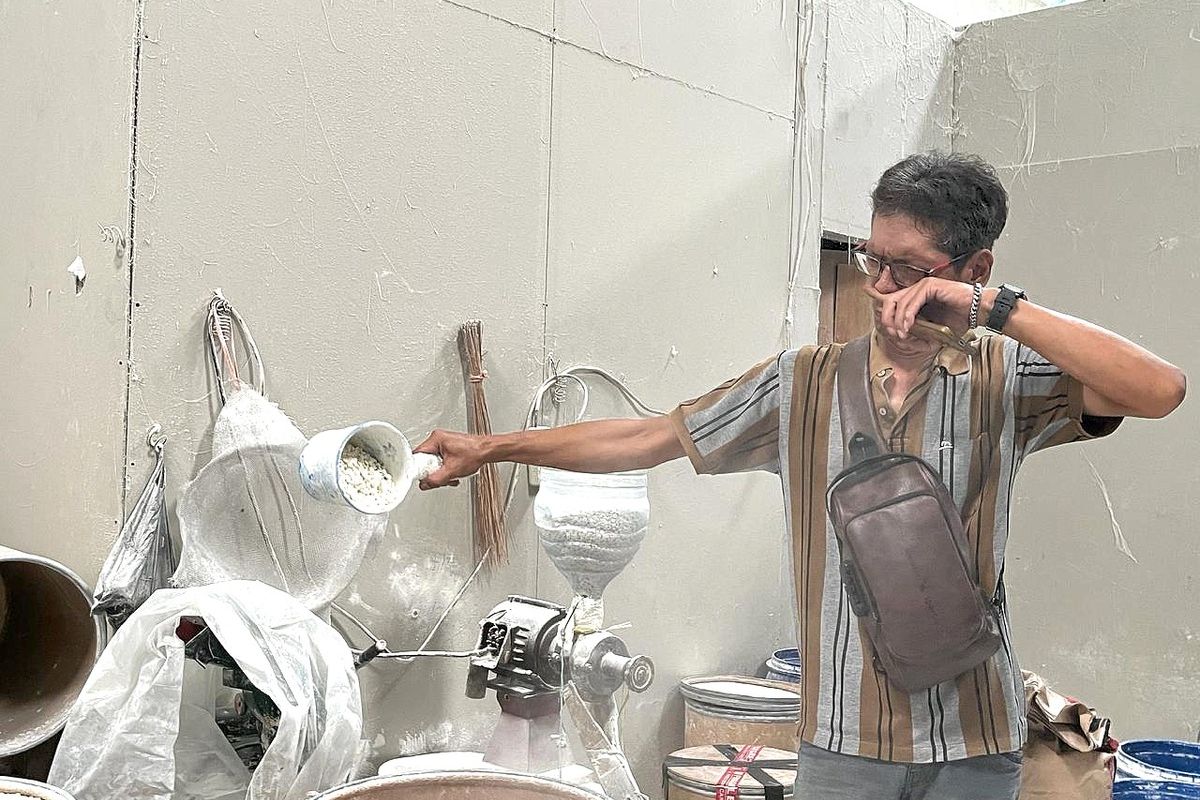 BIN dan BPOM mengungkap temuan pabrik pil koplo di Ngaliyan, Kota Semarang, Selasa (26/3/2024).