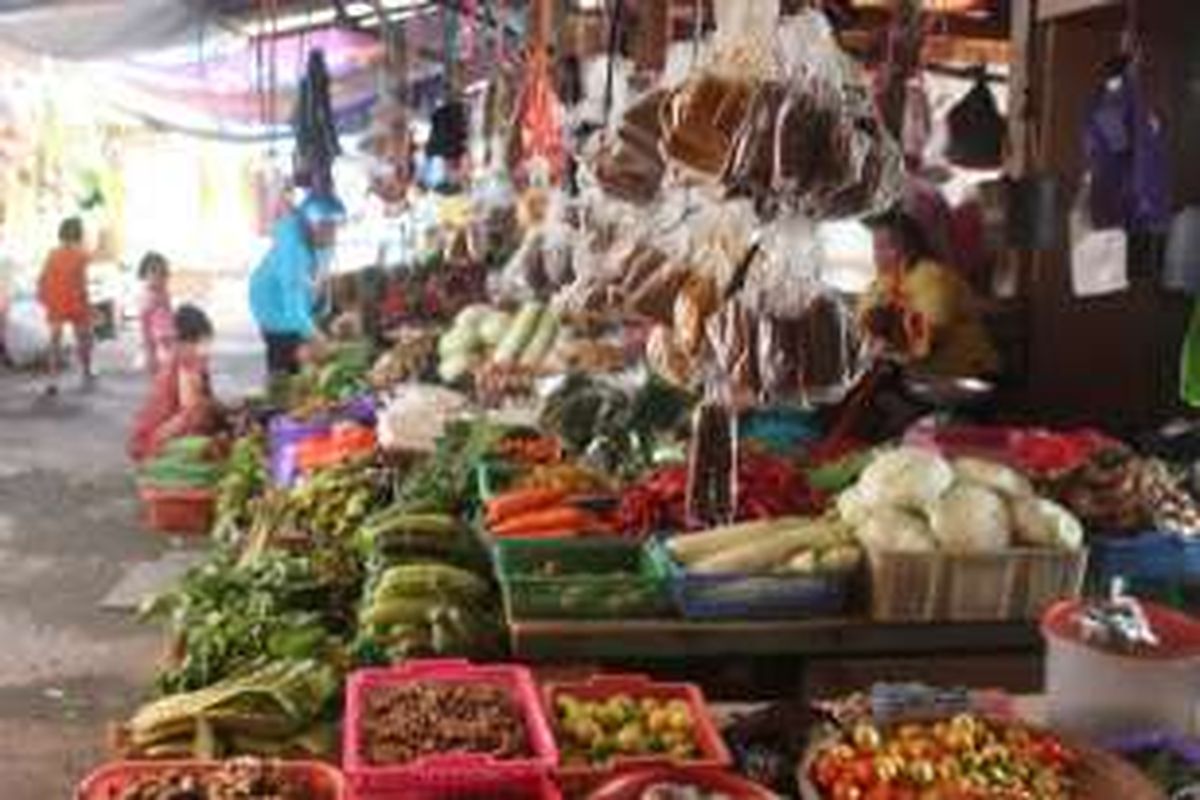 Pedagang sayur di Pasar Liem Hie Djung wialayah perbatasan kabupaten  Nunukan mengeluhkan tingginya kenaikan sayur mayur akibat tidak adanya pasokan dari Malaysia. 