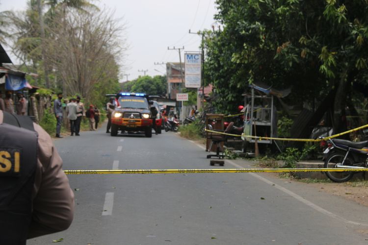 ACEH Ledakan Diduga Bom Di Depan Rumah Warga