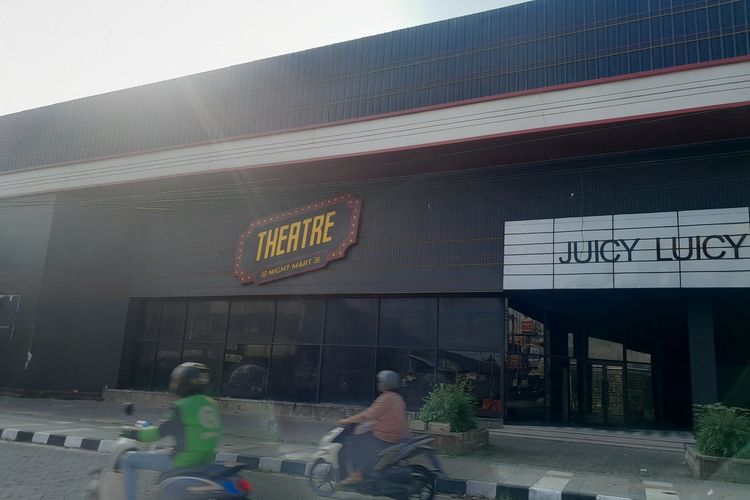Theatre Night Mart Karawang Minta Maaf, Tegaskan Sudah Tegur Para Pria yang Diduga 