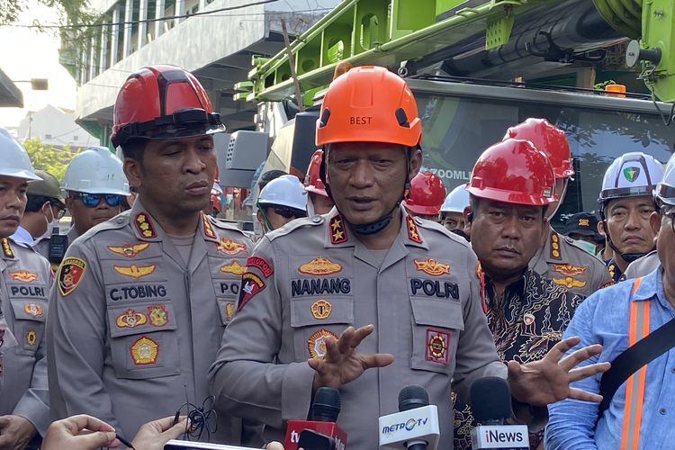 Kapolda Jatim Tegaskan Tak Pandang Bulu dalam Kasus Ponpes Al-Khoziny Ambruk: Semua Sama di Hadapan Hukum