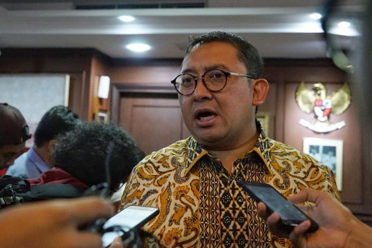 Wakil Ketua DPR Fadli Zon Saat ditemui di ruang kerjanya, gedung Nusantara III, Kompleks Parlemen, Senayan, Jakarta, Rabu (23/1/2019). 