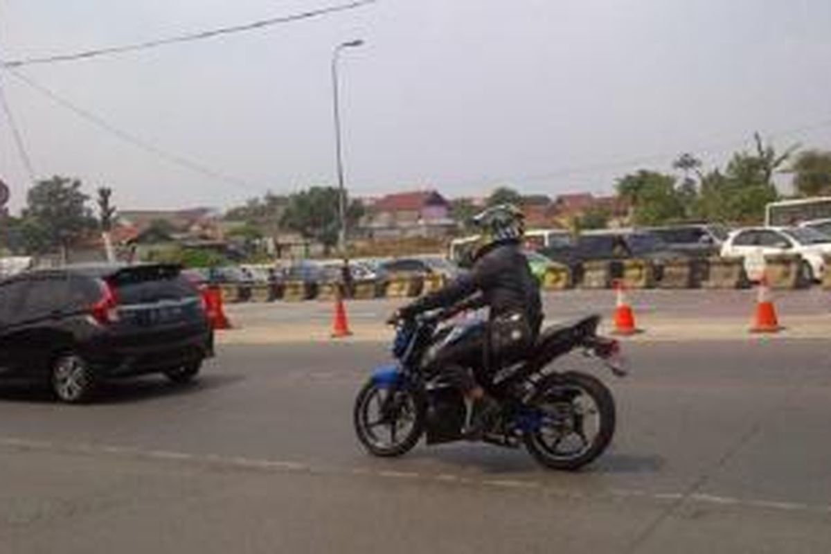 Penutupan sisi barat Jalan Margonda, Kota Depok, dimulai pada Jumat (31/7/2015) sore.