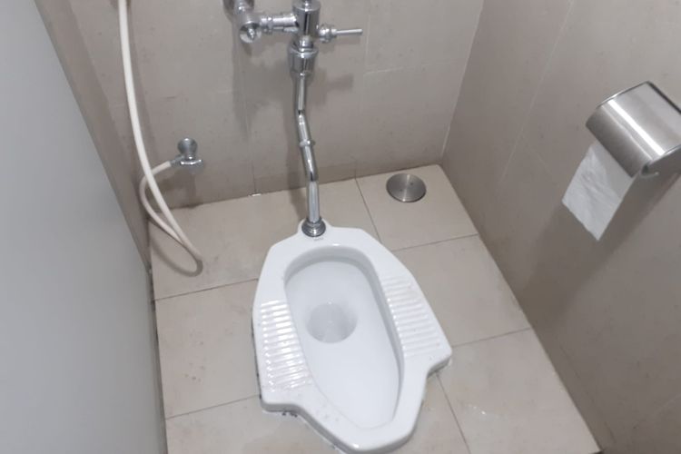 Toilet di Stasiun Dukuh Atas