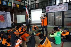 Sebagai Bentuk Apresiasi, Dompet Dhuafa Bekali Para Relawan dengan Skill Vertical Rescue