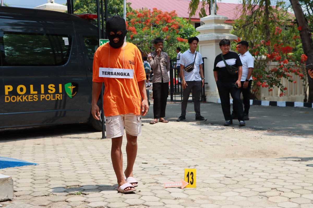 Jalani Rekonstruksi Kasus, Suami yang Aniaya Istri hingga Tewas di NTT Peragakan 27 Adegan