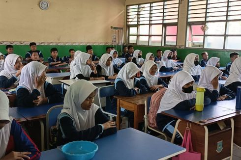 Murid Sempat Belajar Lesehan, Orangtua Menyesal Daftarkan Anaknya di SMPN 12 Tangsel