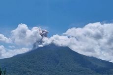 Gunung Lewotobi 3 Kali Meletus Disertai Awan Panas Guguran Sejauh 500 Meter