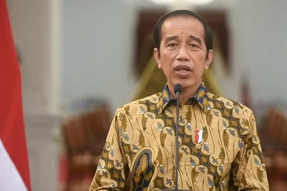 Presiden Joko Widodo atau Jokowi saat mengumumkan perpanjangan PPKM Level 4 pada Minggu (25/7/2021).