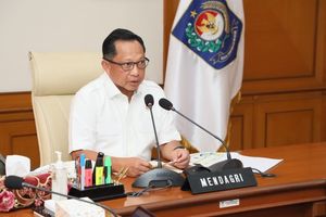 Mendagri Ungkap Sudah Produksi 63.230 Dokumen Dukcapil Gratis Bagi Korban Banjir