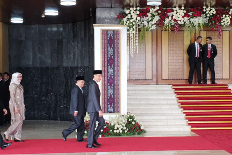 Presiden Joko Widodo dan Wakil Presiden Jusuf Kalla menghadiri pelantikan anggota DPR, DPD, dan MPR periode 2019-2024 pada Selasa (1/10/2019).