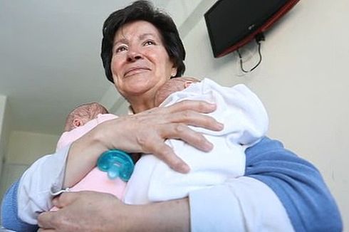Melahirkan di Usia 64 Tahun, Anak Kembar dari Wanita Ini Diambil Negara
