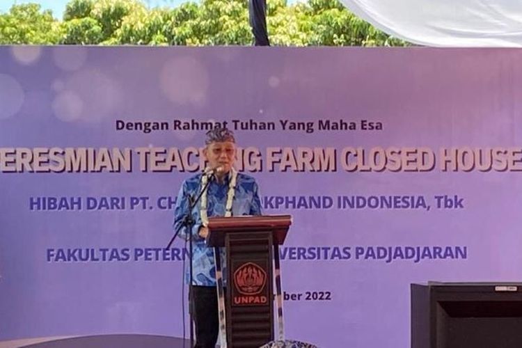 Presiden Direktur PT Charoen Pokhpand Indonesia Tjiu Thomas Effendy S.E MBA memberikan sambutann. 