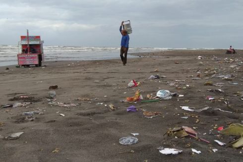Perayaan Tahun Baru Usai, Sampah di Pantai Parangtritis Sempat Menumpuk