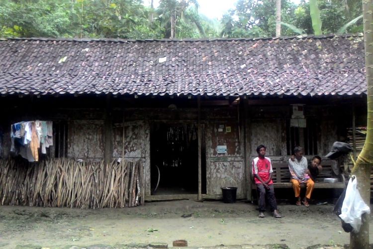 Rumah tinggal Hernowo, Kamilah, dan Wahyu saat ini.