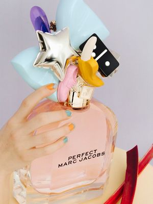 Parfum Perfect dari Marc Jacobs.