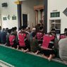 Masih Was-was, Warga Perumahan Kembali Laksanakan Ibadah di Masjid Jember Setelah Ledakan
