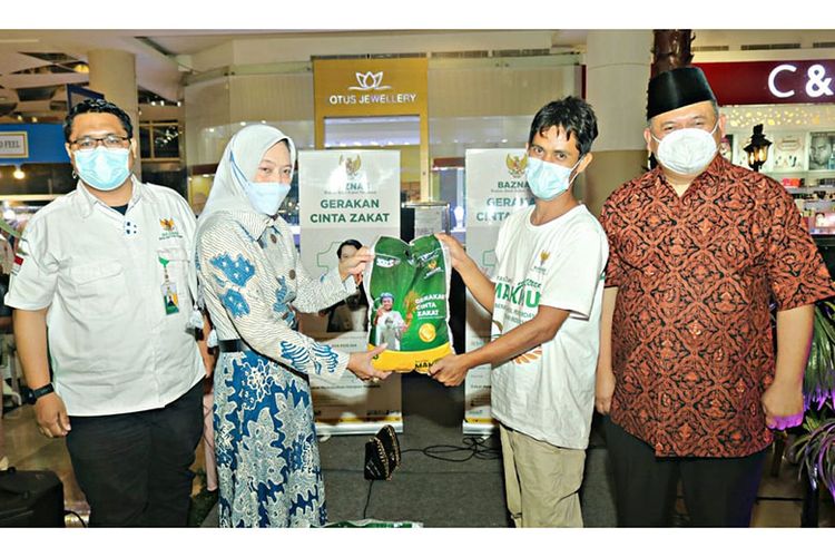 Pada Gerakan Cinta Zakat 2021, Baznas menggandeng kelompok petani binaan Baznas sebagai pemasok beras zakat fitrah 