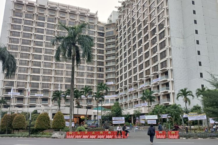 Jelang Eksekusi, Hotel Sultan Dipagari Kawat Berduri