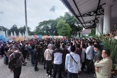 Massa Ormas Betawi Padati Area Balai Kota DKI, Hendak Ikut Deklarasi Bersama Marullah Matali