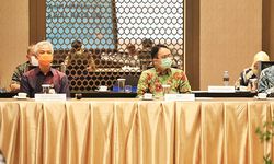 Ganjar Pranowo Minta Pemprov Jateng Berikan Edukasi SRG kepada Petani