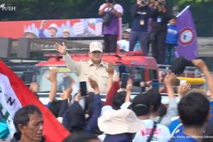 Naik Maung ke Monas, Prabowo Hadiri Peringatan Hari Buruh