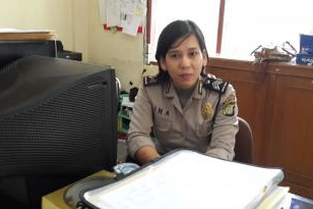 Brigadir Marlina (31). Polwan anggota Sabhara Polres Metro Jakarta Utara yang meringkus penjambret di Bekasi, Kamis (12/3/2015)