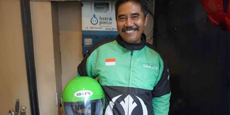 Driver 001 merupakan julukan kepada Mulyono yang merupakan salah satu driver Go-Jek pertama yang beroperasi saat pertama kali perusahaan aplikasi itu muncul di Indonesia pada 2010, Selasa (8/1/2019).