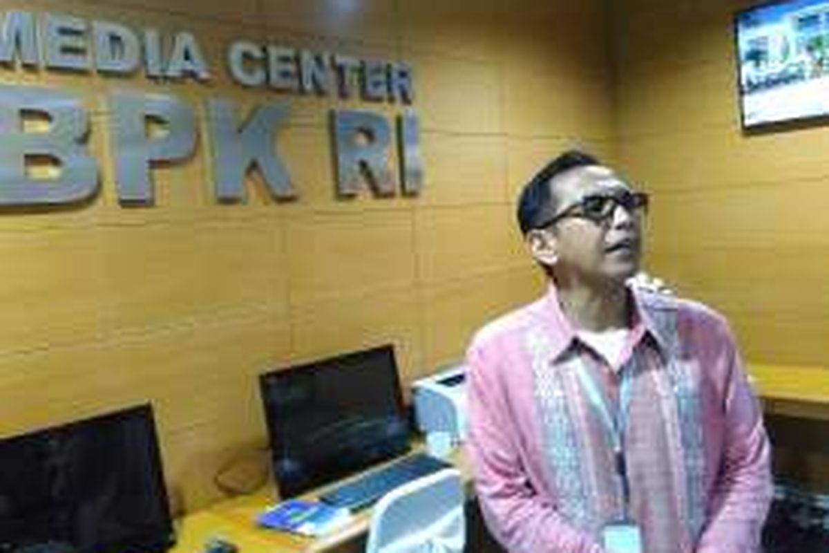 Yudi Ramdan Budiman Kepala Biro Humas dan Kerjasama Internasional BPK saat memberikan keterangan pers Rabu (18/5/2016) di Gedung BPK 