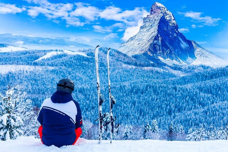 Ilustrasi Swiss - Pemandangan Gunung Matterhorn dari Gornergrat di Zermatt, Swiss (SHUTTERSTOCK/Andrew Angelov).