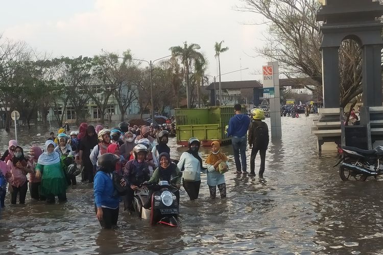 Rob di Pelabuhan Tanjung Emas Semarang Jawa Tengah. Senin (20/6/2022)