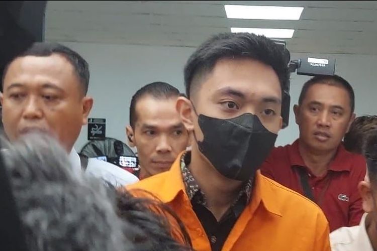 Mario Dandy Satrio (20) saat tiba di Pengadilan Negeri Jakarta Selatan, Selasa (4/4/2023). 
