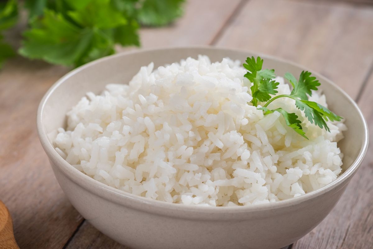 Nasi adalah salah satu makanan yang sebaiknya tidak dipanaskan kembali sebelum dimakan.