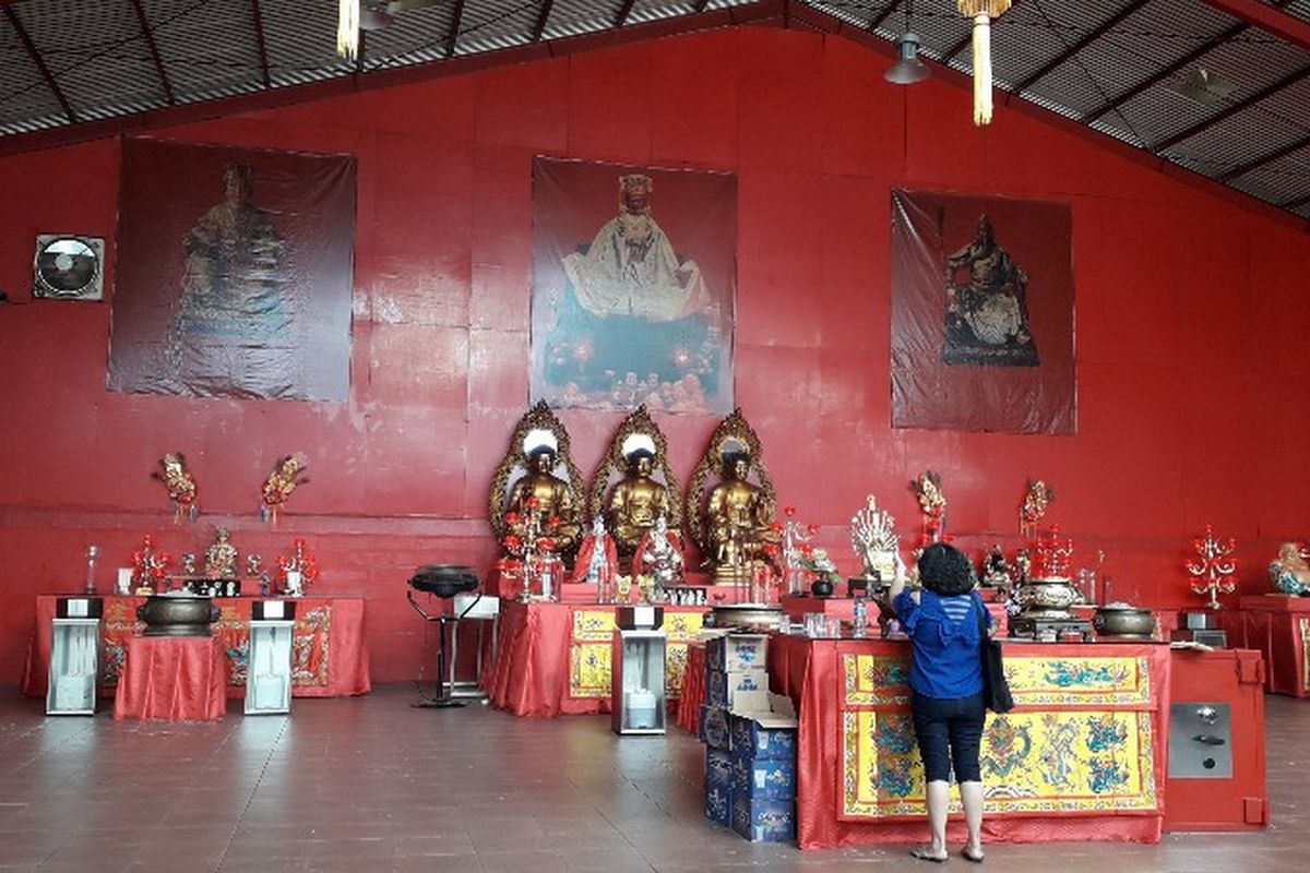 Suasana jelang perayaan Hari Raya Imlek di Wihara Dharma Bhakti, Petak Sembilan, Glodok, Jakarta Barat pada Senin (12/2/2018). 