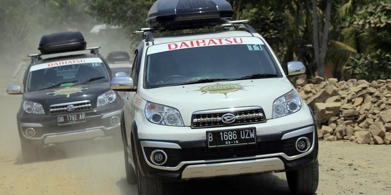 Rombongan Terios berhasil melibas jalur Trans Sulawesi yang dikenal ekstreem.