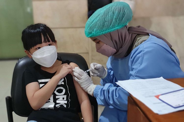 Sentra vaksinasi yang diselenggarakan BCA di Jakarta Timur, Kamis (20/1/2022). Sentra vaksinasi BCA untuk mendukung program vaksin booster dan vaksin anak 17-22 Januari 2022.