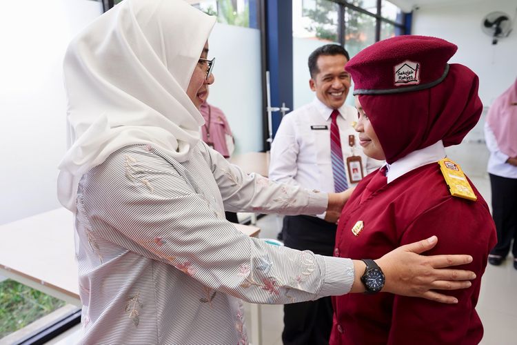 Kisah Haru 3 Anak Putus Sekolah di Banyuwangi Lulus Sekolah Rakyat: 1 Kuliah, 2 Diterima Kerja
