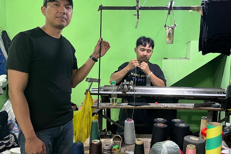 Eka Rahmat Jaya, pemilik usaha rajut Gallery Rajut atau Galleraj.id.