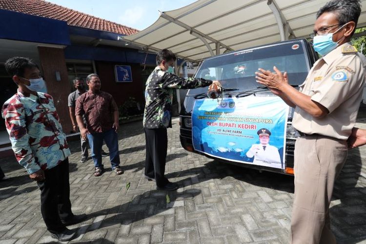 Pemkab Kediri melakukan pelepasan perdana ekspor 60.000 bibit ikan nila tujuan Singapura pada Jumat (24/6/2022).