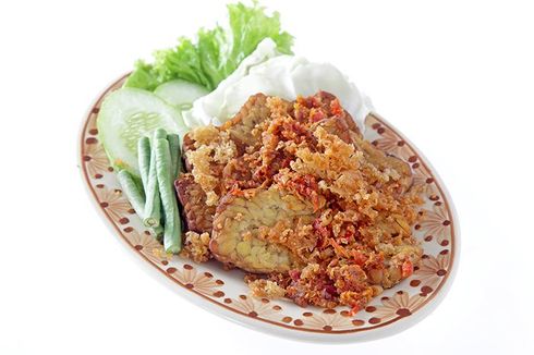 Cara Membuat Tempe Penyet Kremes Sambal Bawang