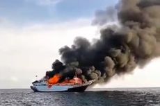 Detik-detik Kapal Pengangkut 250 Ton Karet Terbakar
