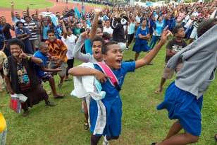 Warga Fiji meluapkan kegembiraannya setelah dalam final rugby seven Olimpiade Rio mengalahkan Inggris Raya sekaligus meraih emas pertama negeri itu di kancah olah raga terbesar dunia itu.