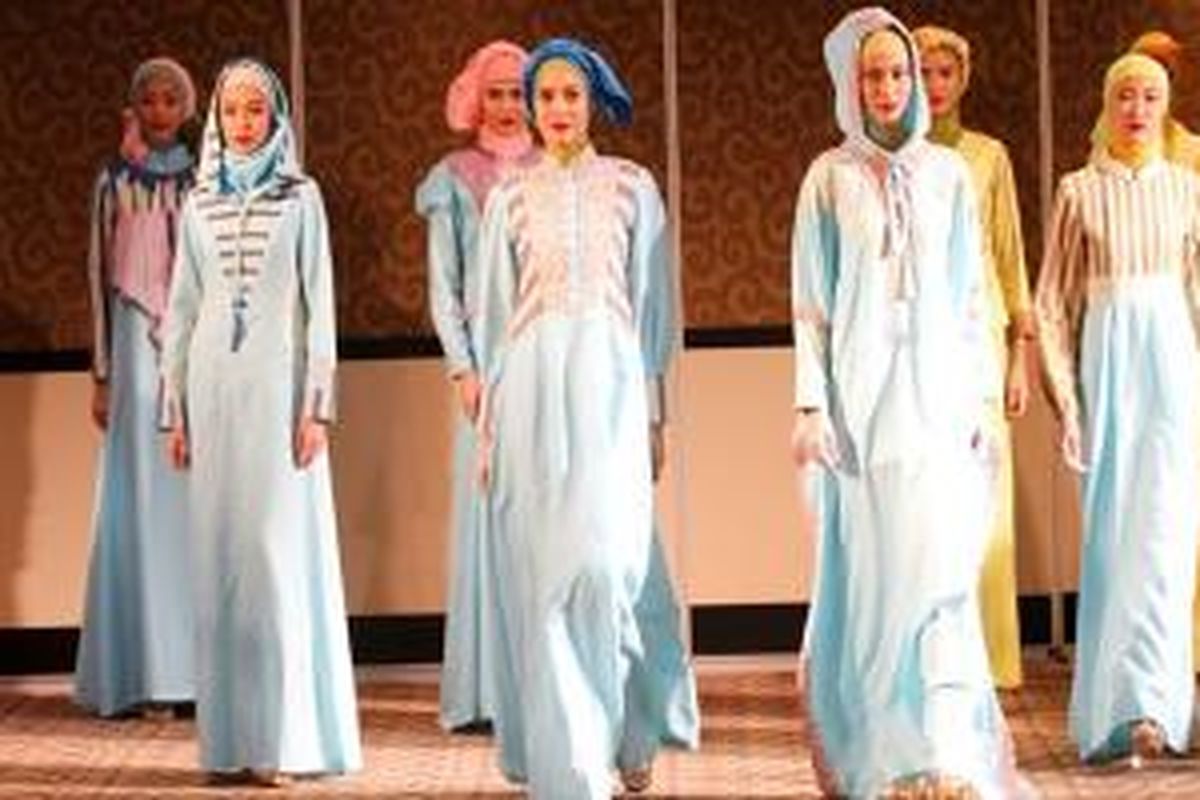 Koleksi empat label busana: Ahava Fashion, Natalia Liu, Tenun Gaya dan Lenny Collection, hadir untuk memberi inspirasi tampilan di Hari Raya dalam acara Ramadhan Elegance.