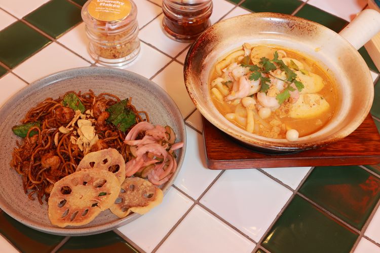 Sour Fire Kway Teow dan Prawn Stir-fried Noodle di Potteria Gading Serpong.
